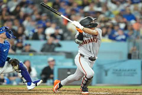 Giants devastate Dodgers with inside-the-park home run