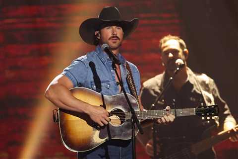 Riley Green Brings a Smoldering ‘Change My Mind’ to ACM Awards