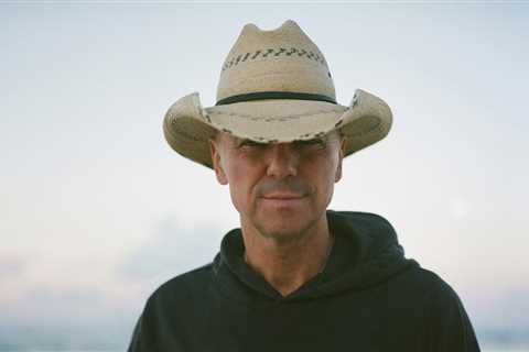 Kenny Chesney Charts His 100th Hit on Billboard’s Hot Country Songs