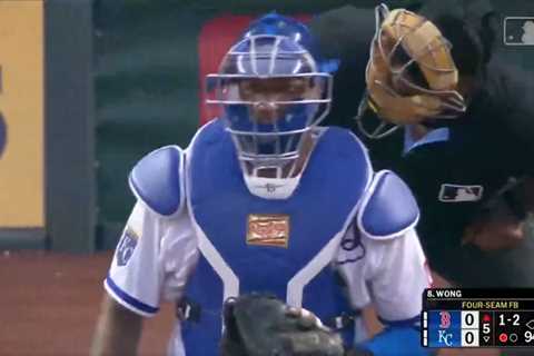 Polarizing umpire Laz Diaz has quite the reaction after two straight ABS overturns