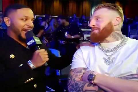 Maxx Crosby interview gets really weird at MMA event: ‘Elephant in the room’
