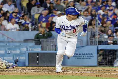 Dodgers’ Kiké Hernández has ‘significant tear’ to oblique; timeline TBD