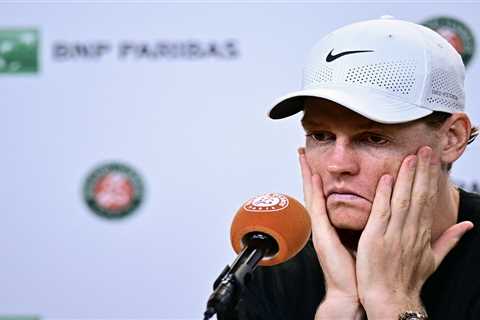 Sports bettor loses $55k on shocking Jannik Sinner upset after ‘picking up money’ garb