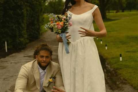 Chiefs lineman Ashton Gillotte gets married to volleyball pro in ‘surprise’ wedding