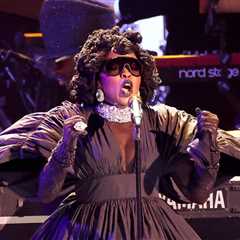 Ms. Lauryn Hill to Receive Living Legend Icon Award at 2026 BET Awards