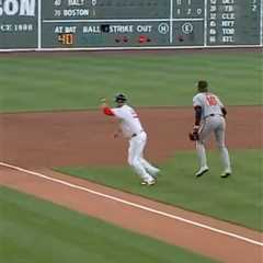 Red Sox third base coach ends up waving runner home from fair territory in bizarre moment