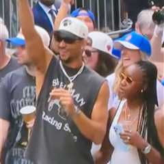 Josh Hart’s wife touches his behind in viral Knicks parade moment