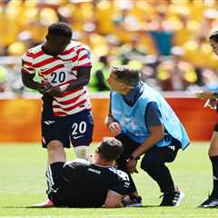 USMNT-Australia referee goes down with cramps in ‘embarrassing’ World Cup scene