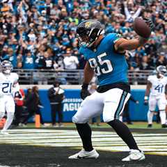 Jaguars lock up Brenton Strange to three-year, $48 million extension
