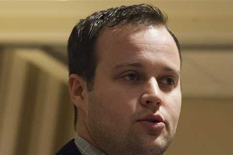 '19 Kids and Counting' Star Josh Duggar Transferred to Federal Medical Center
