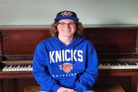 Knicks superfan goes viral turning playoffs wins into Billy Joel parody songs