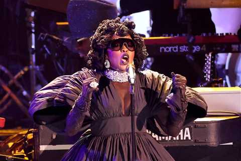 Ms. Lauryn Hill to Receive Living Legend Icon Award at 2026 BET Awards