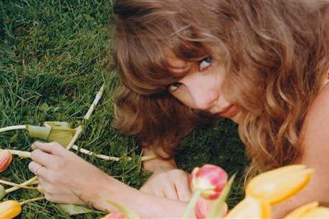 Taylor Swift Releases Digital Acoustic & Piano Versions of ‘Toy Story 5’ Song ‘I Knew It, I..