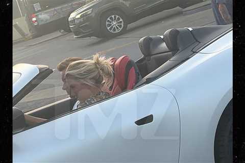 Savannah Chrisley Spotted With Mystery Boyfriend In Nashville