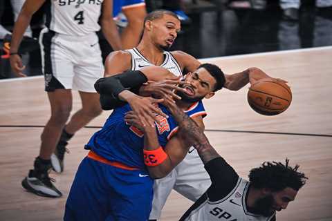Jeremy Sochan agitates former teammate Victor Wembanyama from Knicks’ bench