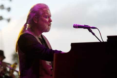 Gregg Allman on Rivalry with Brother Duane: ‘I Spent My Life Trying to Impress Him’