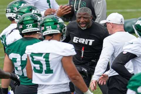 What the Jets risk in looking past this season to the 2027 draft