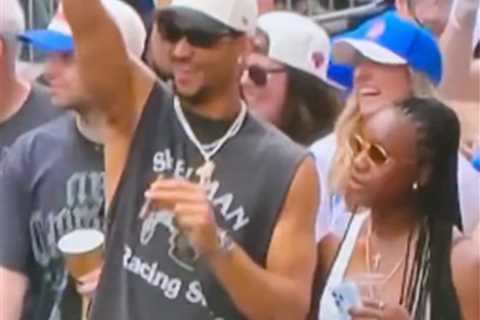 Josh Hart’s wife touches his behind in viral Knicks parade moment