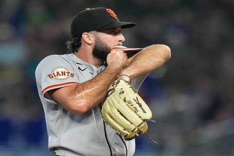 Giants commit 4 errors, can’t find strike zone in ugly loss to Marlins