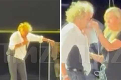 Rod Stewart Needs Oxygen Tank During Utah Concert, Video