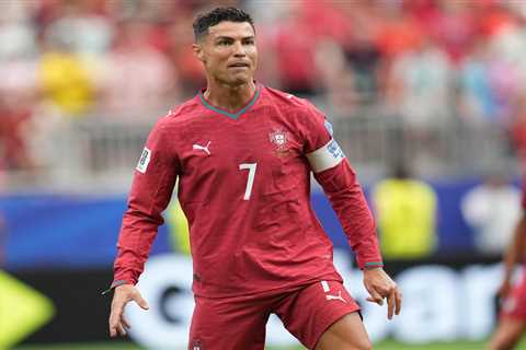 Cristiano Ronaldo cuts off Lionel Messi question in tense World Cup moment