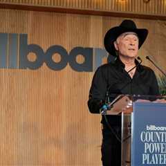 Clint Black Cancels Mississippi Show Due to Medical Emergency