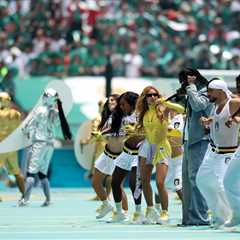 Shakira & Burna Boy’s World Cup Song ‘Dai Dai’ Scores Second Week at No. 1 on Global Excl. U.S..