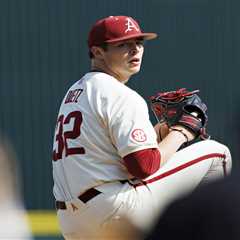 Yankees take Arkansas lefty Hunter Dietz with No. 35 pick in MLB draft after getting docked 10 spots