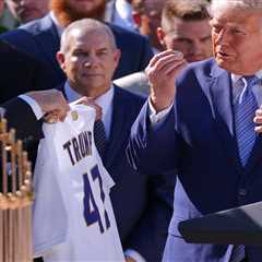Dodgers’ White House visit honors President Trump with perfectly numbered jersey