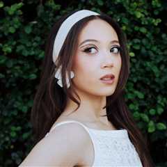 Laufey Signs With UTA
