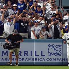 In Dodgers return, Edwin Díaz wows with fastball in successful save attempt