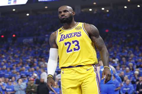 LeBron James sweepstakes down to two teams: Golden State and Cleveland