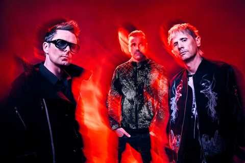 Muse Soar to No. 1 on U.K.’s Albums Chart with ‘The Wow! Signal’