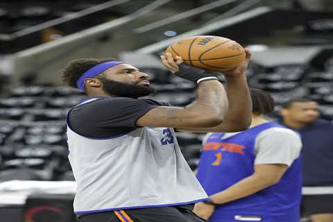 Ex-Knick Mitchell Robinson reveals how he injured hand before NBA Finals: ‘Broke down in tears’