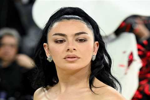 Charli xcx Poses With Martin Scorsese, Marc Jacobs & John Cale for Alternate ‘Music, Fashion,..