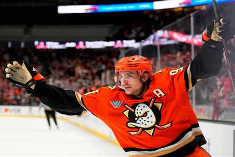 Ducks make $90 million Leo Carlsson decision after jaw-dropping Flyers offer sheet