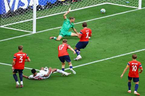 England scores tying goal against Norway after ball hits camera cable in World Cup controversy