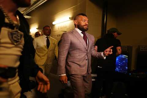 Conor McGregor surprises with new haircut before UFC disaster