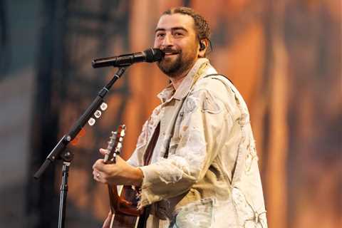 Noah Kahan Is Having the Best Week Ever: Four Sold-Out Fenway Park Shows, a Hall of Fame Induction..