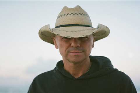 Kenny Chesney Rewrites Top 10 Record on Country Airplay Chart With ‘Carry On’