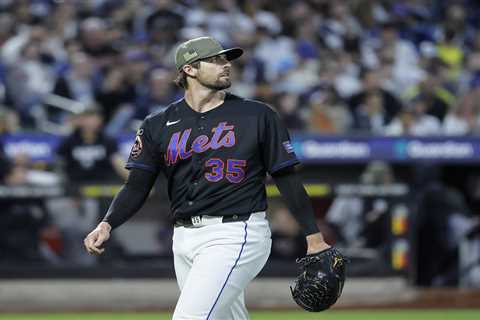 Clay Holmes faces ‘unique scenario’ with Mets future hanging in balance as he recovers from injury
