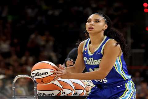 Azzi Fudd wins WNBA 3-point contest — and wants a Steph Curry rematch