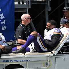 Jamal Adams out for season after knee injury in Vikings crusher