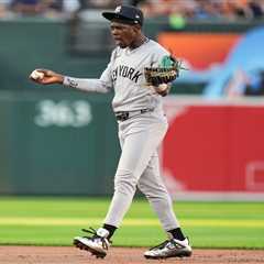 Jazz Chisholm Jr. botches grounder — and gets frustrated with umpire