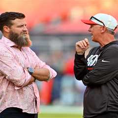 Ryan Fitzpatrick has brutal assessment of Deshaun Watson in middle of Browns broadcast