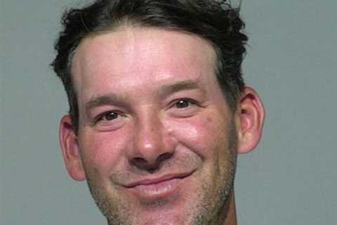 Tony Romo faces uphill battle to reclaim CBS job after OWI arrest leads to indefinite leave