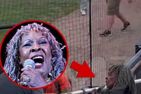 Martha Reeves Critiques Backup Singers Before Viral WPBL Anthem Performance