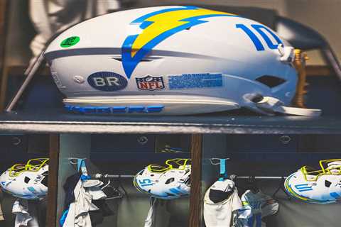 Chargers turn San Diego homecoming into tribute for Billy Ray Smith