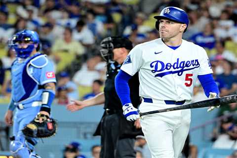 Freddie Freeman exits Dodgers game after freightening fall down dugout stairs