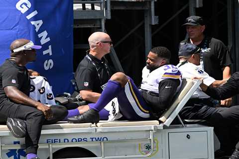 Jamal Adams out for season after knee injury in Vikings crusher